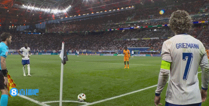 荷兰媒体：荷兰队与法国队的比赛中 两队球迷互相投掷杯子 欧足联可能调查并处以罚款