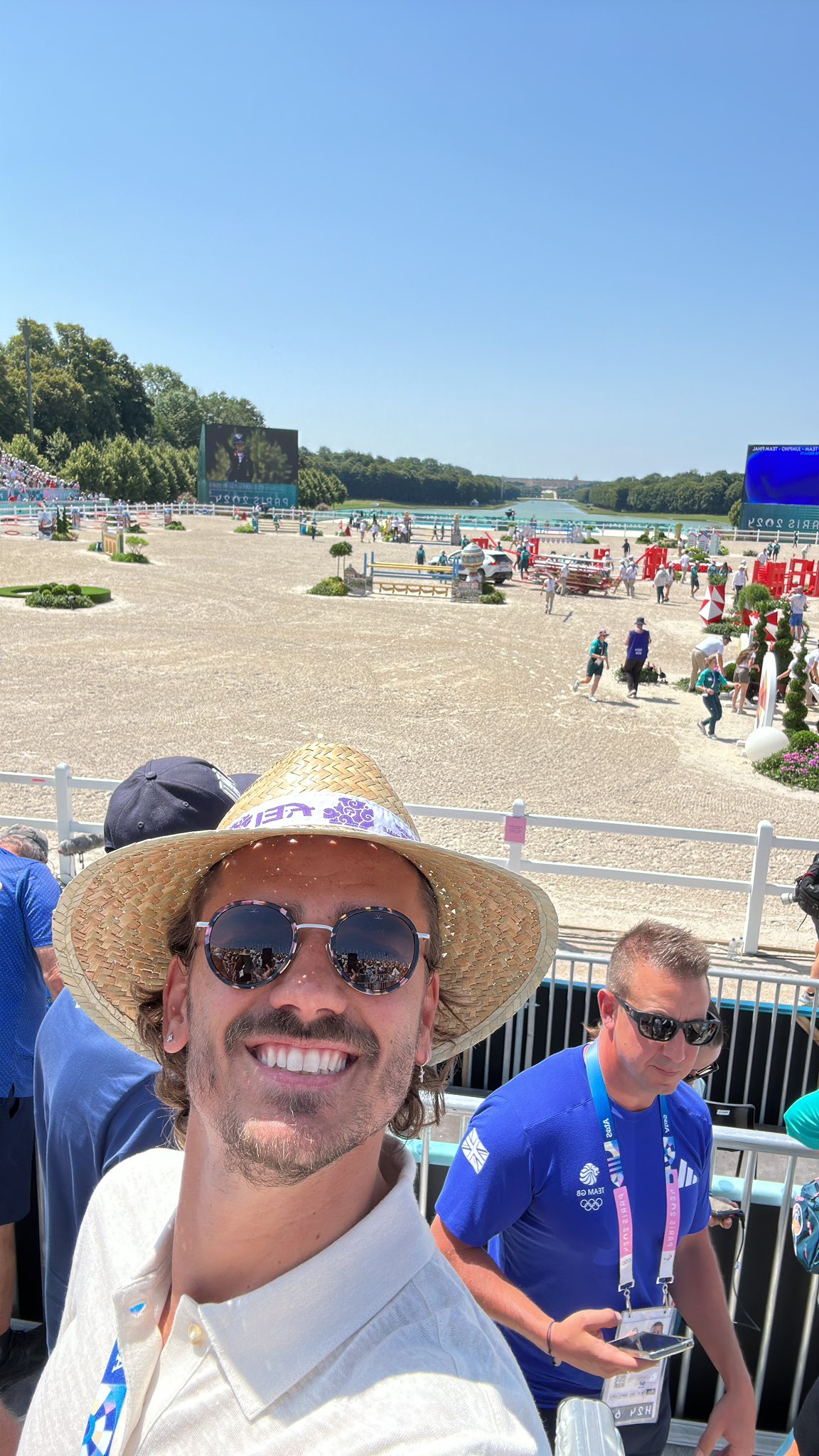 😂全程跟踪奥运会？格列兹曼接连观看法国游泳、马术、橄榄球等多项比赛