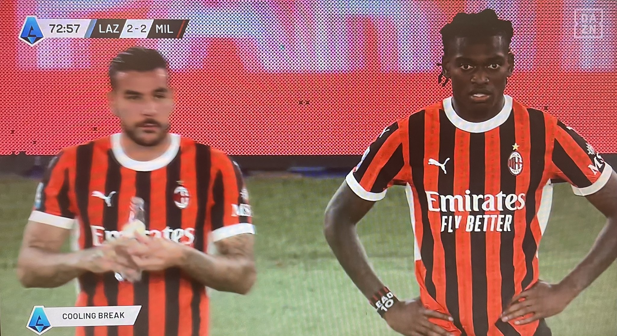 米体:莱奥和特奥已经就补水事件道歉,并且也跟伊布澄清了情况