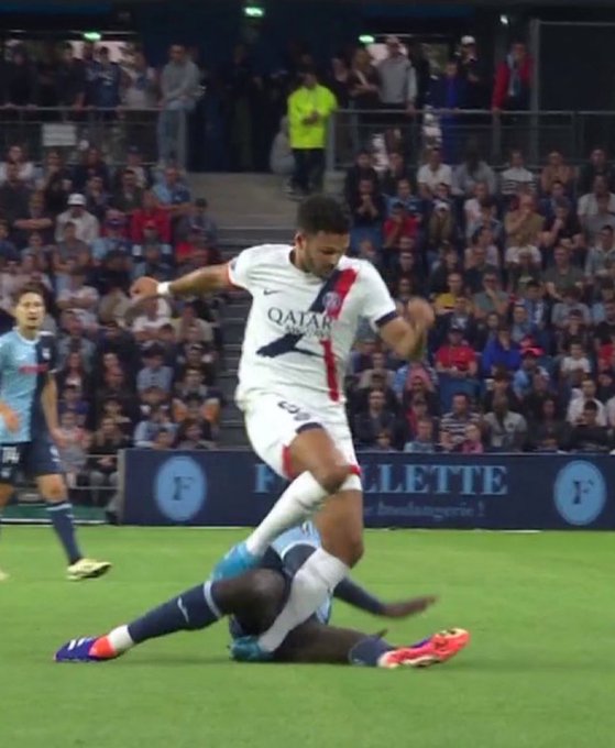 恩里克:不确定拉莫斯将伤缺几周 但看上去很严重