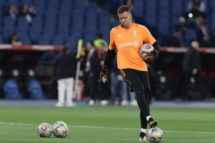 记者:什琴斯尼计划明天前往巴萨体检,不过官方亮相仪式尚未安排