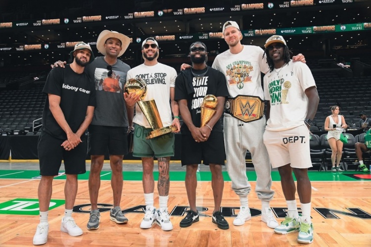 史蒂文斯谈保留原班人马:球员之间有化学反应 他们值得共进退