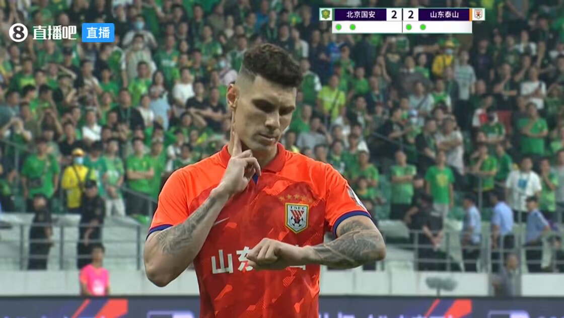 泰山队专属!克雷桑、莫伊塞斯社媒晒谢文能庆祝动作