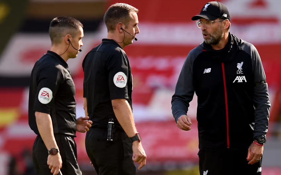 卫报专栏:42岁大卫·库特出尽洋相 他让英超裁判名誉扫地